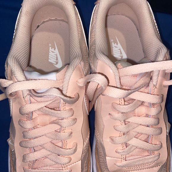 Limited edition nikes - Picture 4 of 4